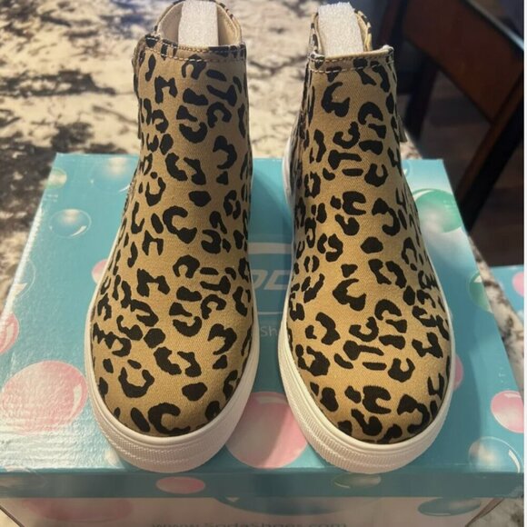 HUGE SALE!!! NEW Leopard Soda Sneaker Booties - Picture 3 of 4